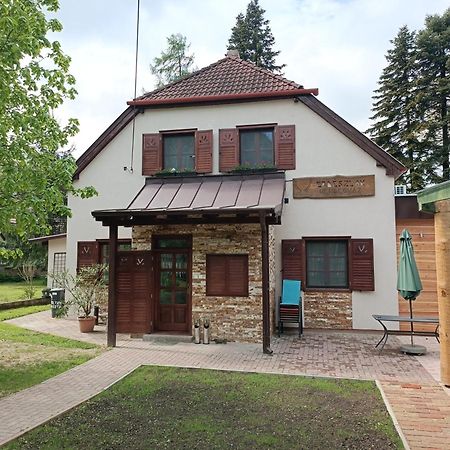 Hethazpuszta Erdeszlak Hotel Isztimér Buitenkant foto