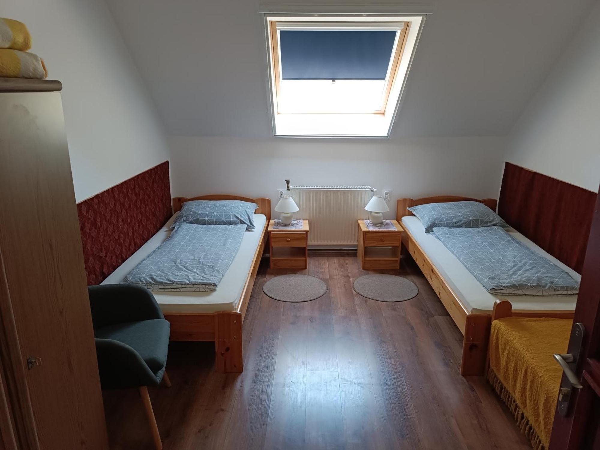 Hethazpuszta Erdeszlak Hotel Isztimér Buitenkant foto