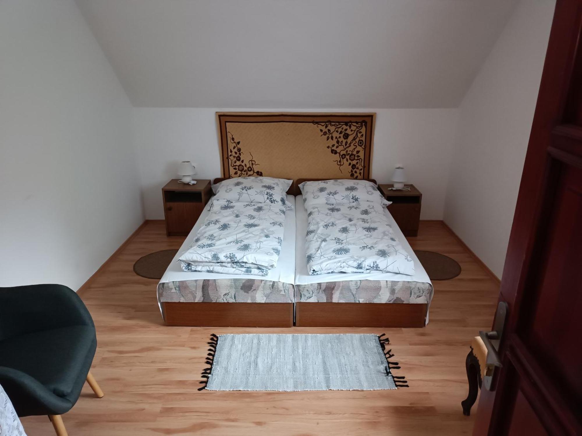 Hethazpuszta Erdeszlak Hotel Isztimér Buitenkant foto