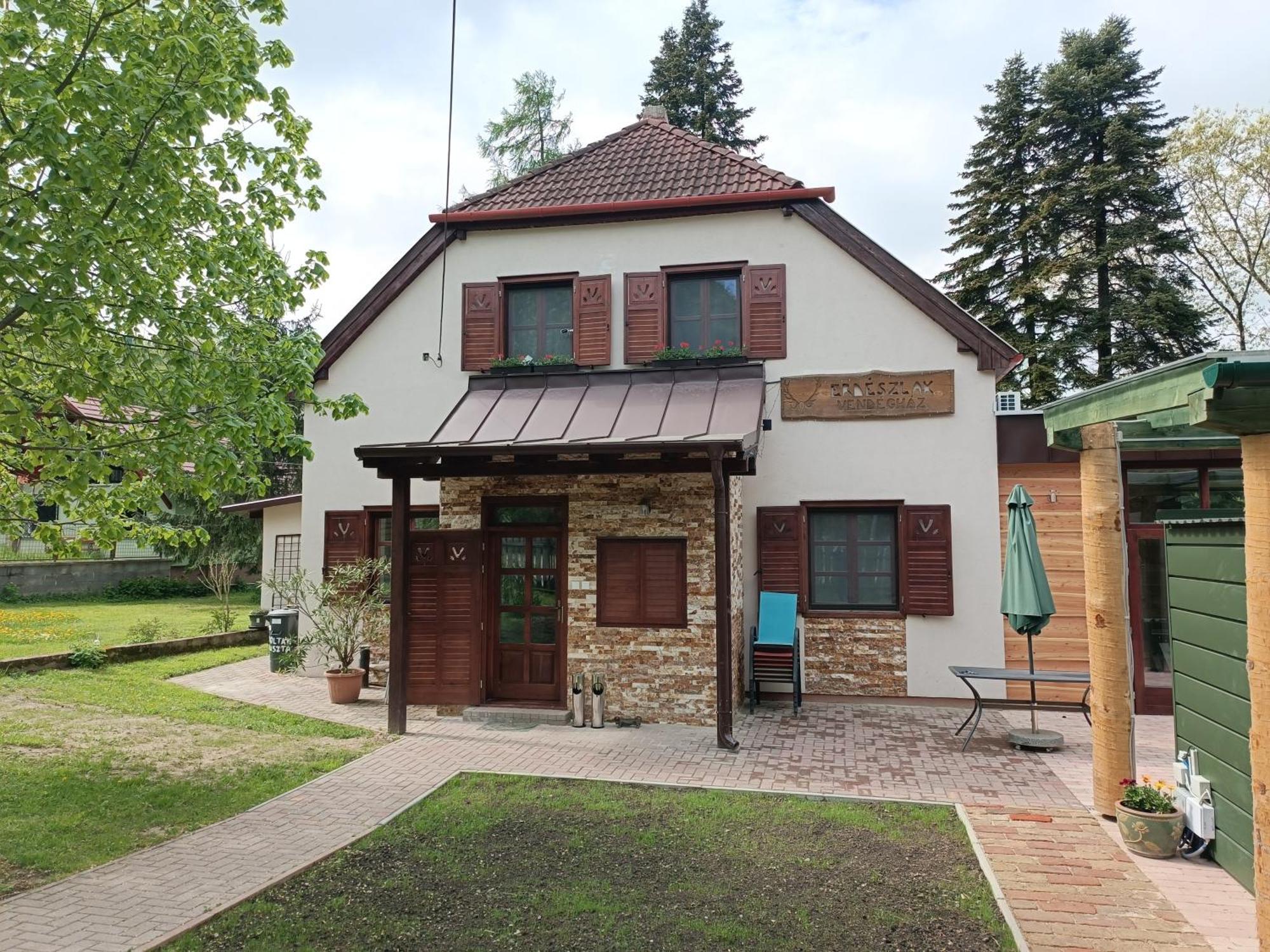 Hethazpuszta Erdeszlak Hotel Isztimér Buitenkant foto